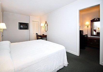 Ambassador Inn Фейетвилл Номер фото